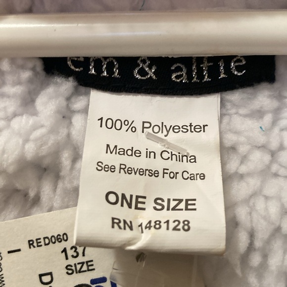 Plaid Red and Black Women's Robe - Picture 7 of 7